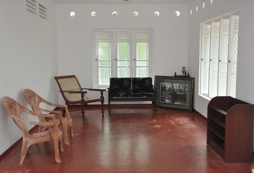 ホテル Kurumba Hills