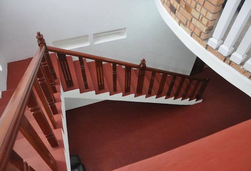 ホテル Kurumba Hills