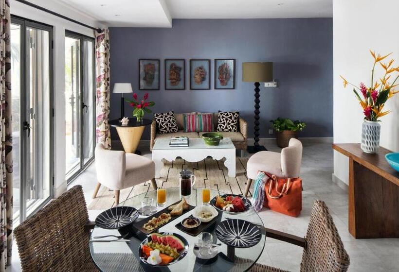 Owl And The Pussycat Hotel & Restaurant