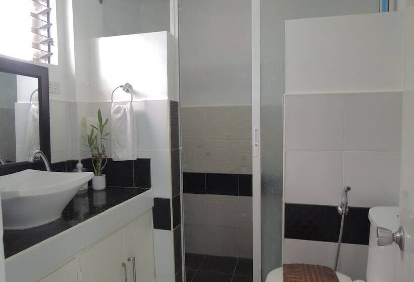 بنسيون L&m Hearthstones Lodge