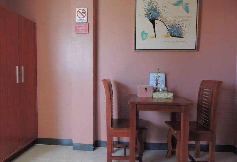 بنسيون L&m Hearthstones Lodge