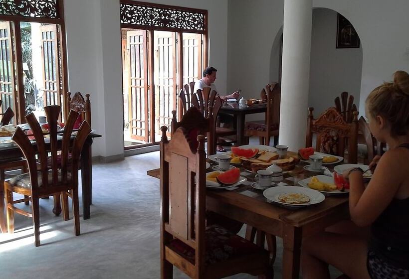 بنسيون Srimalis Residence