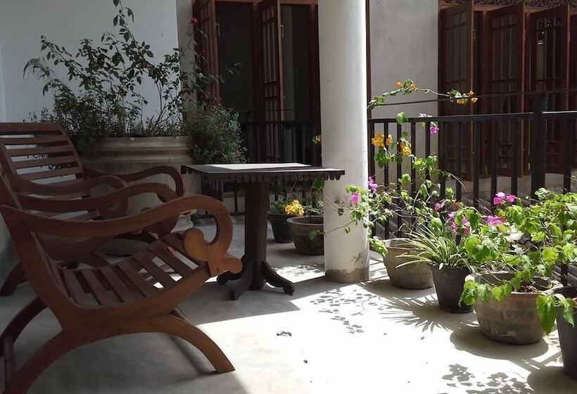 بنسيون Srimalis Residence