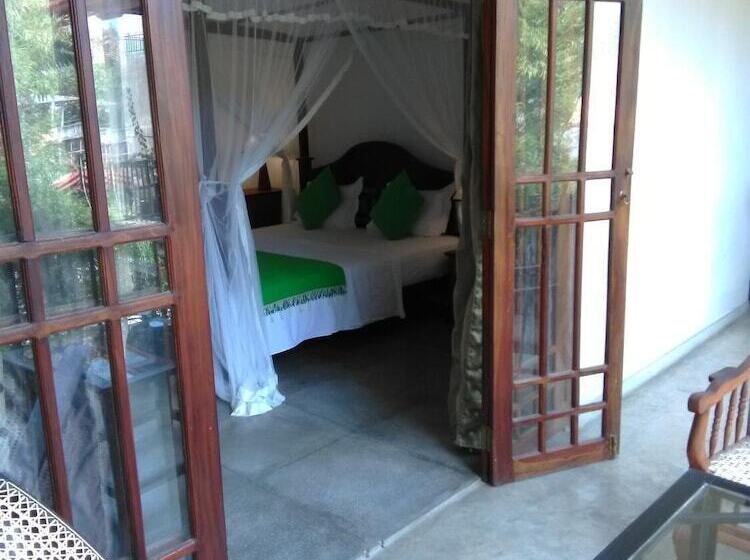 بنسيون Srimalis Residence