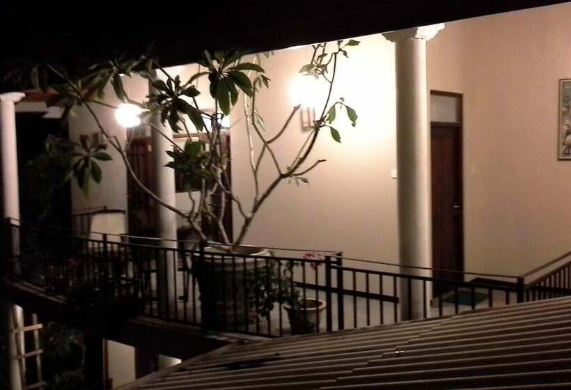 بنسيون Srimalis Residence