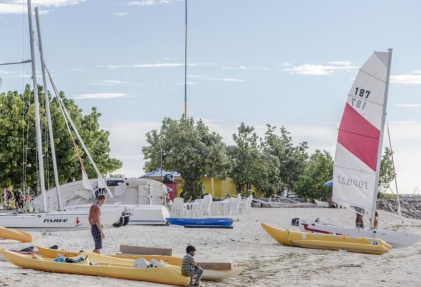 پانسیون Velana Beach Hotel Maldives