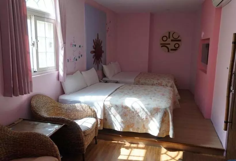 تختخواب و صبحانه A Cup Hostel