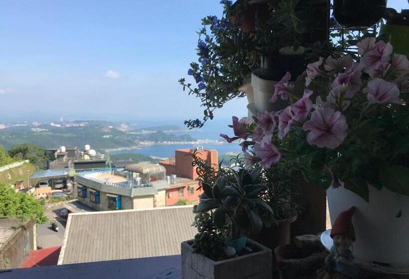 تختخواب و صبحانه A Home