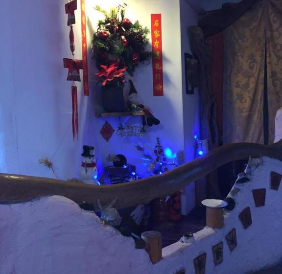 تختخواب و صبحانه A Home