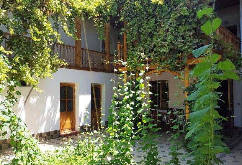 تختخواب و صبحانه Jahongir