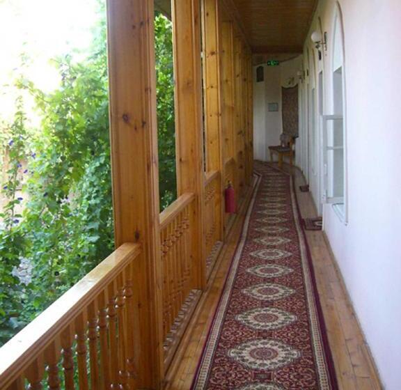 تختخواب و صبحانه Jahongir