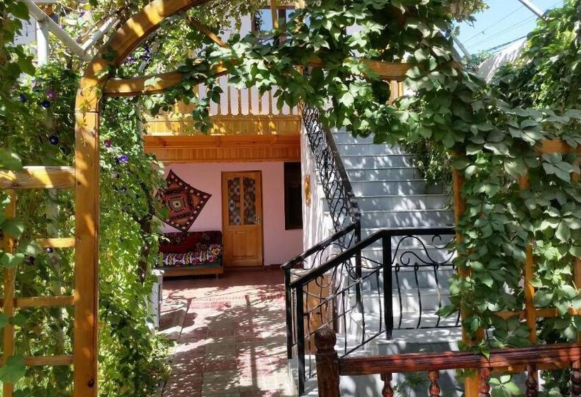 تختخواب و صبحانه Jahongir