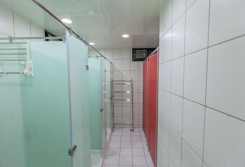 هاستل Golden House