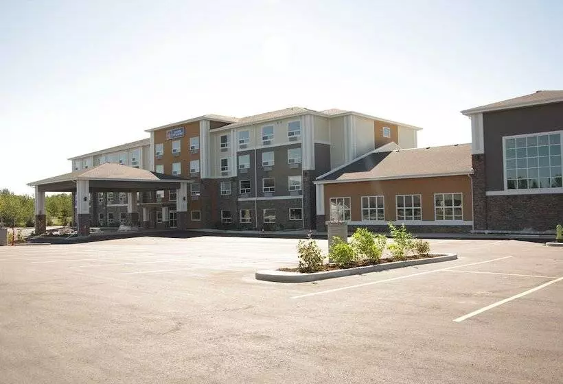 هتل Best Western Plus Lacombe Inn & Suites