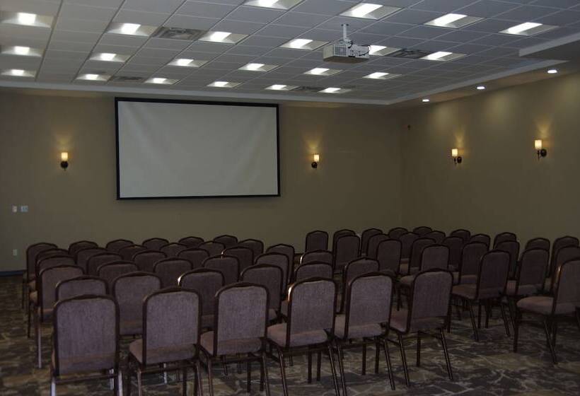 Hotelli Best Western Plus Lacombe Inn & Suites