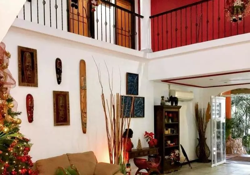 هتل Buenavista Inn