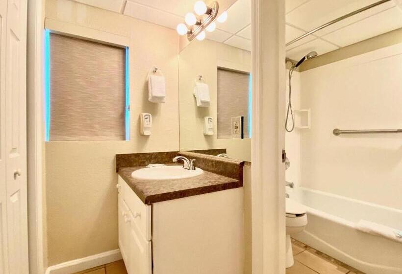 Отель Casa Blanca Resort 1 Bed   1 Bath