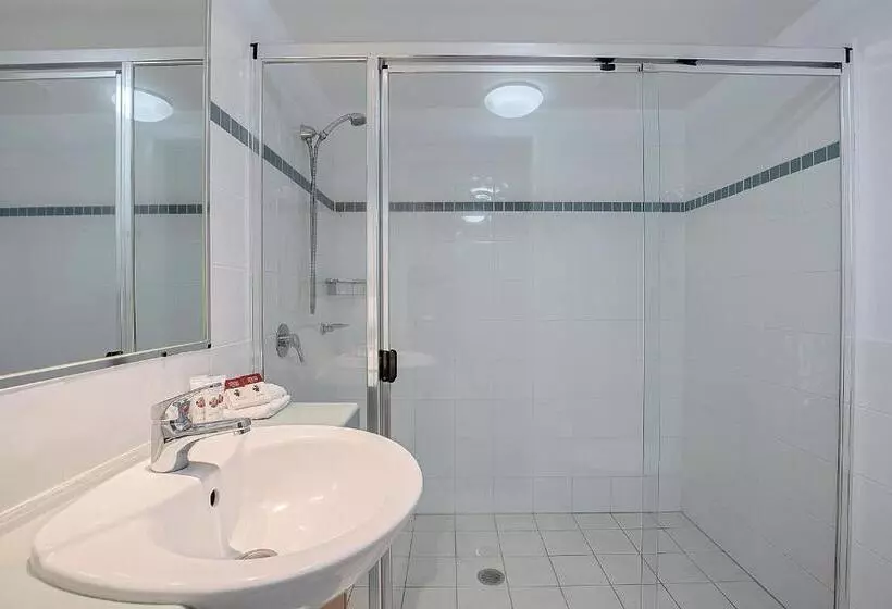 هتل Club Wyndham Kirra Beach