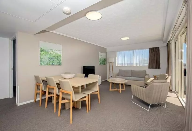 هتل Club Wyndham Kirra Beach