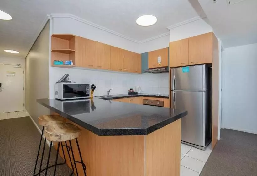 هتل Club Wyndham Kirra Beach