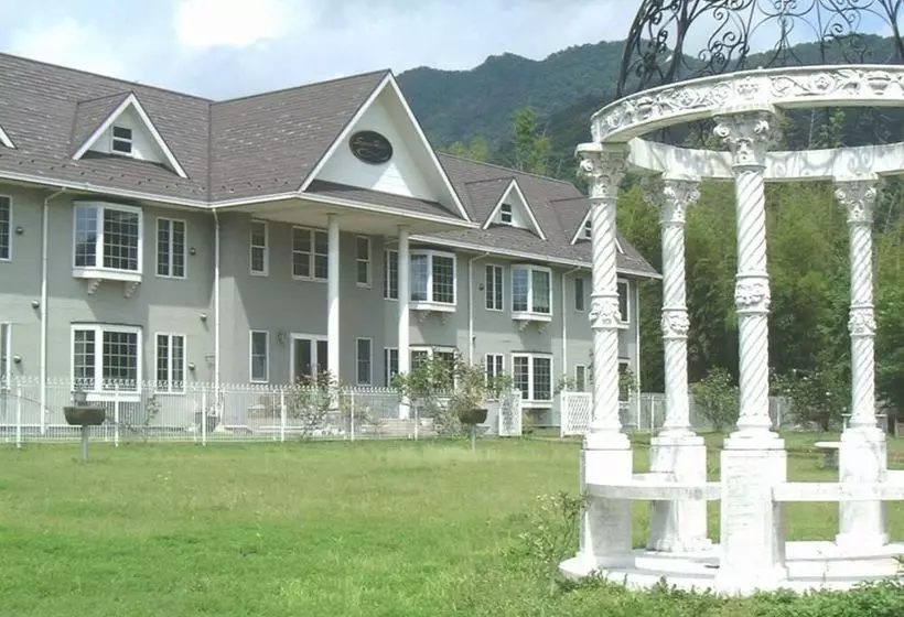 هتل Condominium Square Hills
