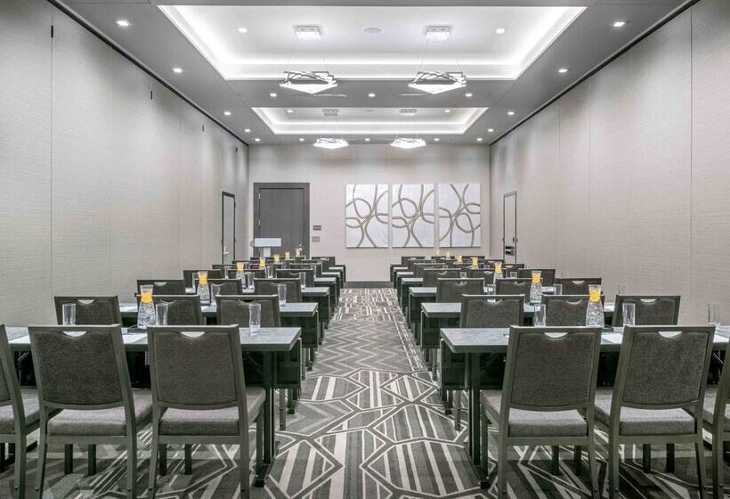 Отель Homewood Suites By Hilton Boston Logan Airport Chelsea