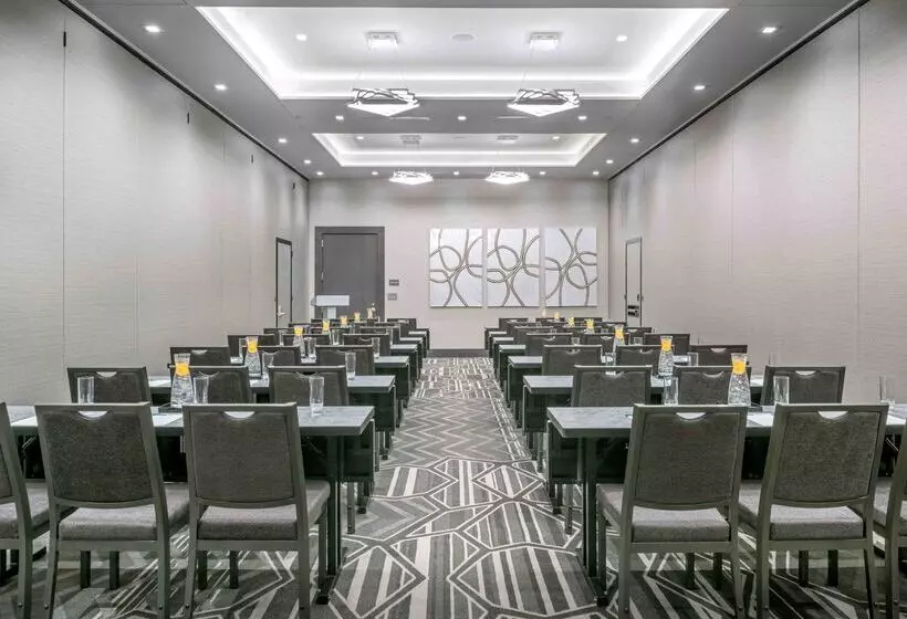 ホテル Homewood Suites By Hilton Boston Logan Airport Chelsea