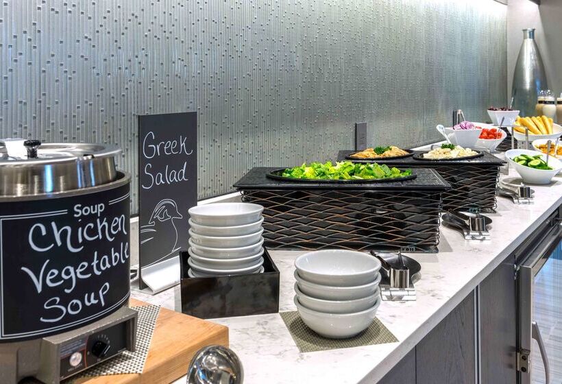 Отель Homewood Suites By Hilton Boston Logan Airport Chelsea