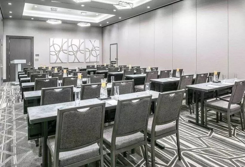 ホテル Homewood Suites By Hilton Boston Logan Airport Chelsea