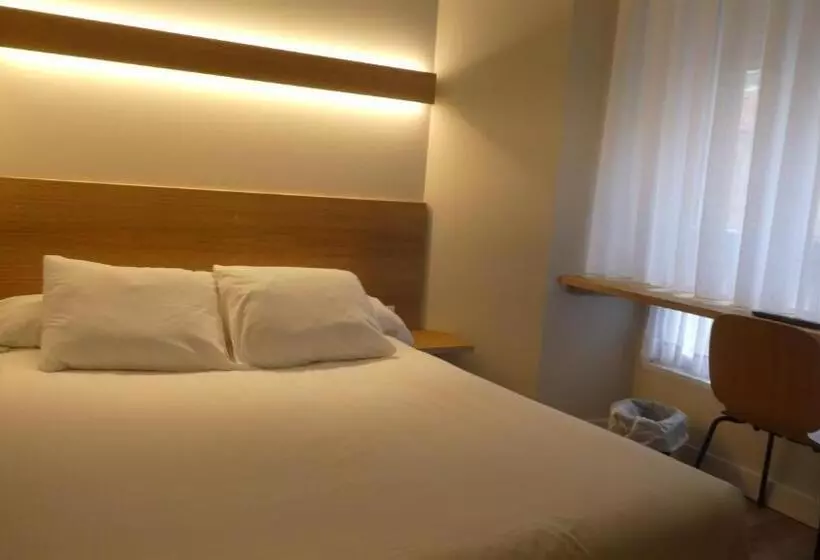 هتل Plaza Pombo B&b Hostal