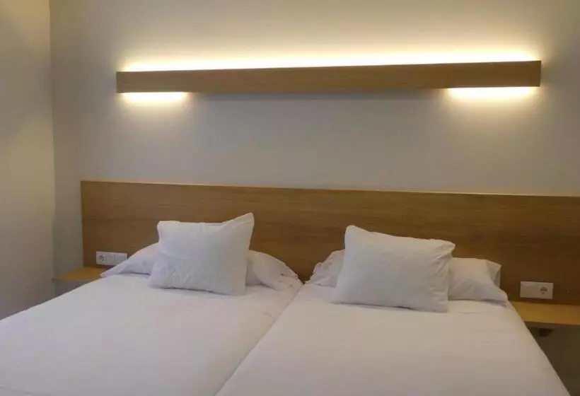 هتل Plaza Pombo B&b Hostal