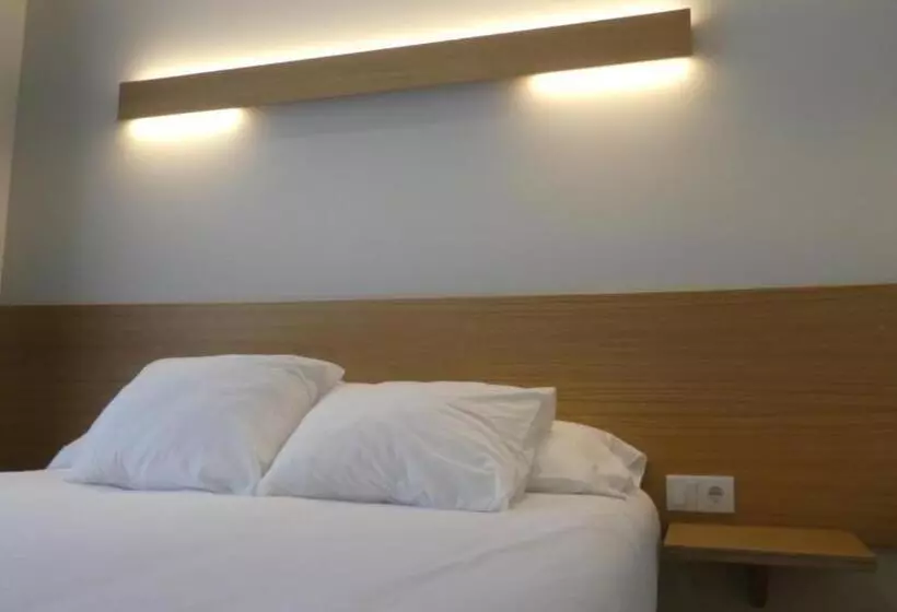 هتل Plaza Pombo B&b Hostal