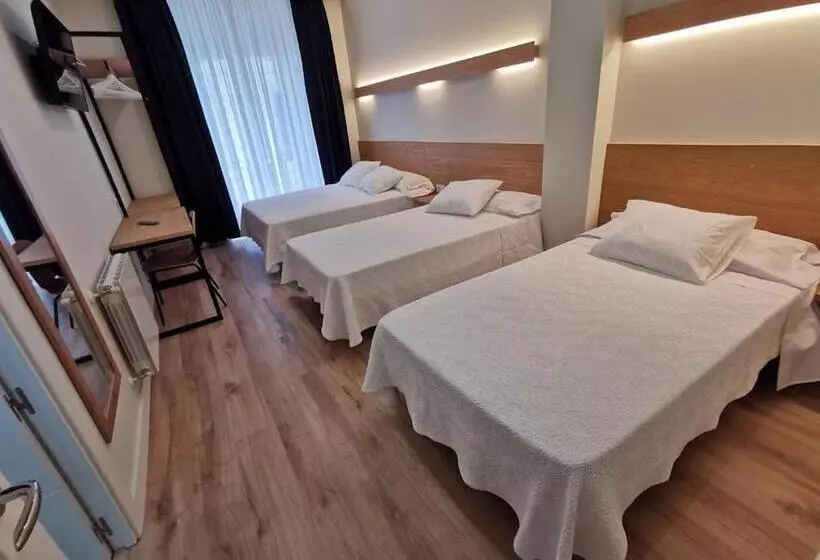 هتل Plaza Pombo B&b Hostal