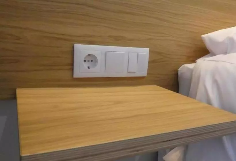 هتل Plaza Pombo B&b Hostal