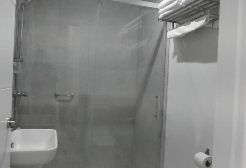 هتل Plaza Pombo B&b Hostal