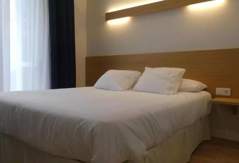 هتل Plaza Pombo B&b Hostal
