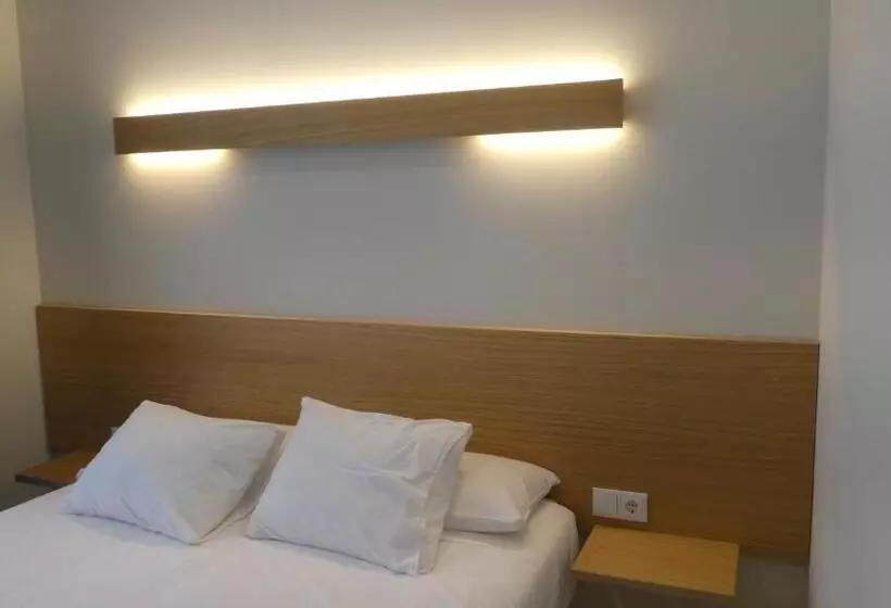 هتل Plaza Pombo B&b Hostal