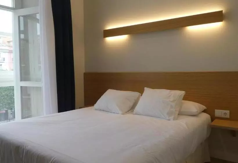 هتل Plaza Pombo B&b Hostal