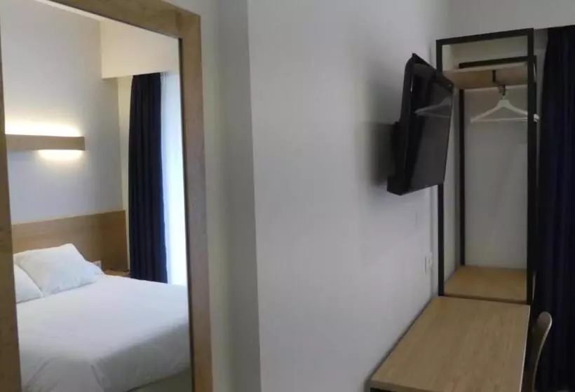 هتل Plaza Pombo B&b Hostal