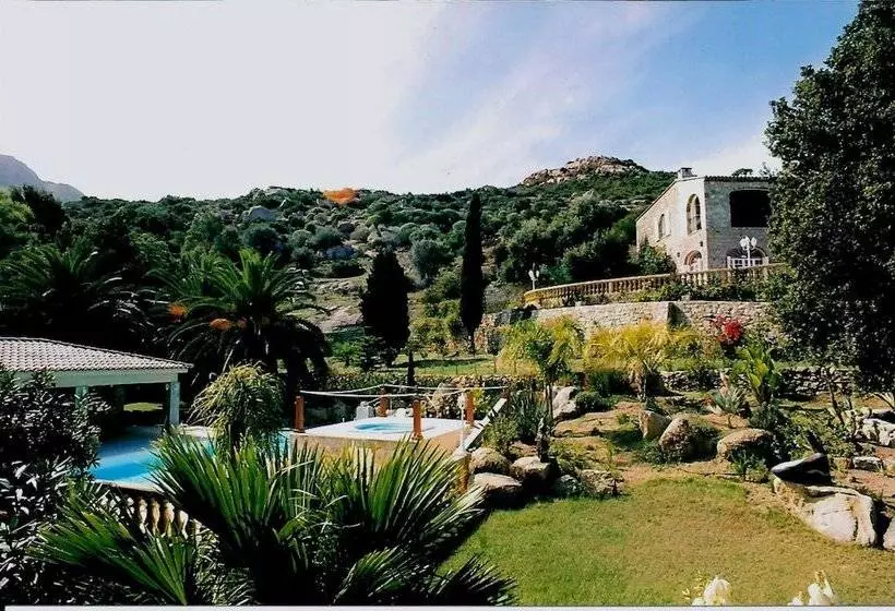 هتل The Manor