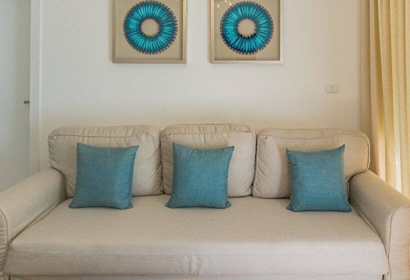 هتل TRACADERO Beach Club & Holidays Rentals