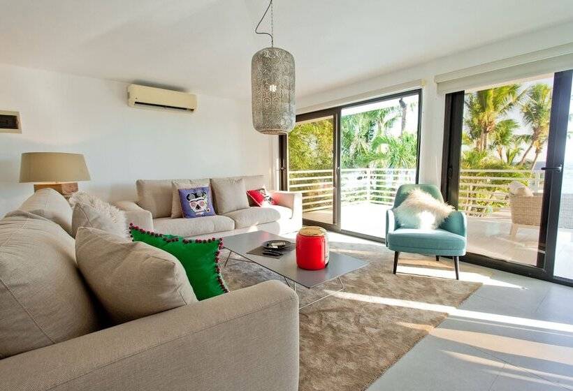 هتل TRACADERO Beach Club & Holidays Rentals