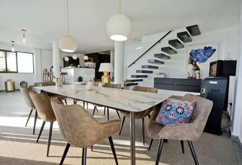 هتل TRACADERO Beach Club & Holidays Rentals