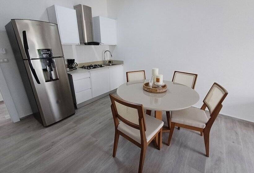 هتل TRACADERO Beach Club & Holidays Rentals