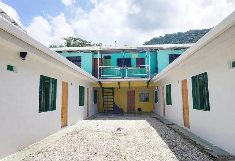 Motelli Cabinas Golfito