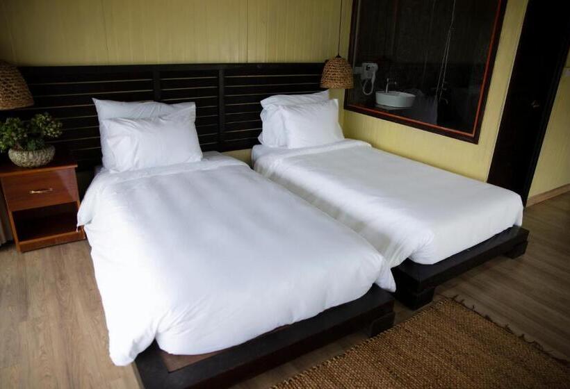 استراحتگاه Black Ship Sapa