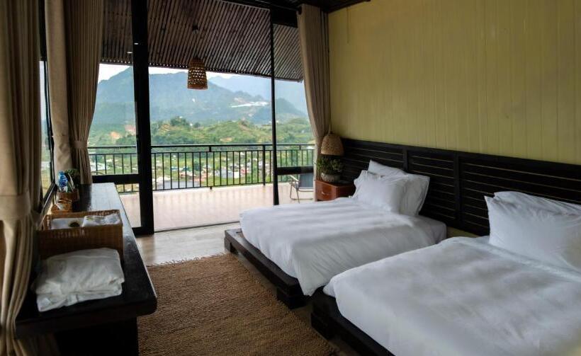 استراحتگاه Black Ship Sapa