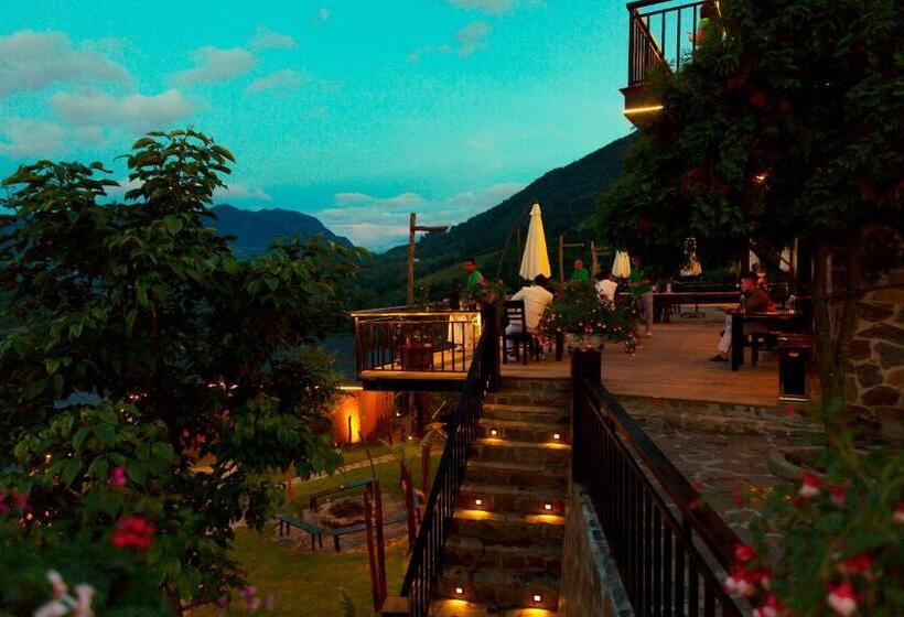 استراحتگاه Black Ship Sapa