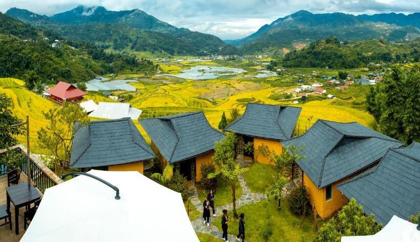 استراحتگاه Black Ship Sapa