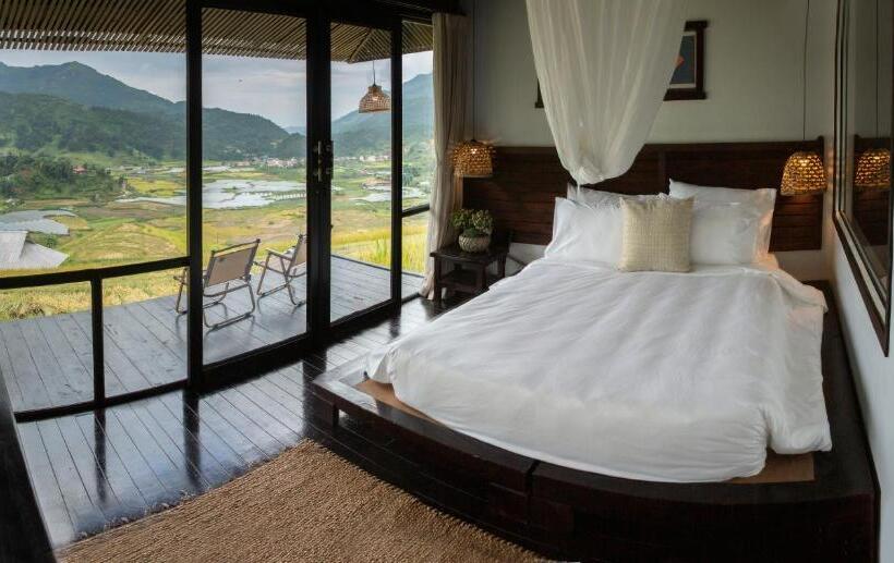 استراحتگاه Black Ship Sapa